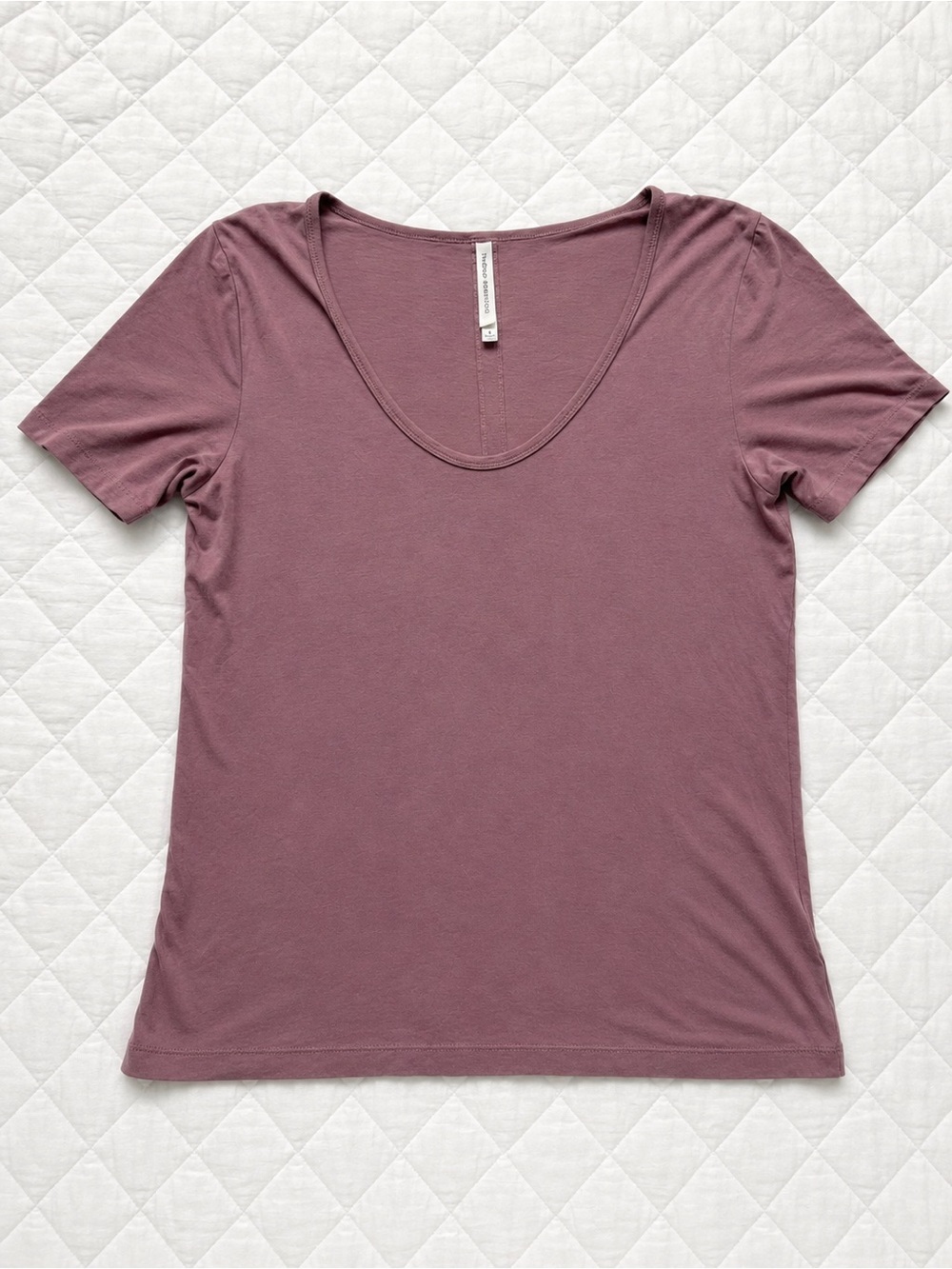 Aritzia The Group by Babaton Mauve Scoop Neck Short Sleeve Tee Size Small​